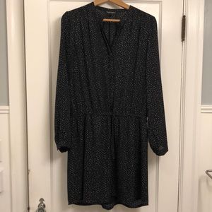 Mid-thigh B&W Polka-Dot Top